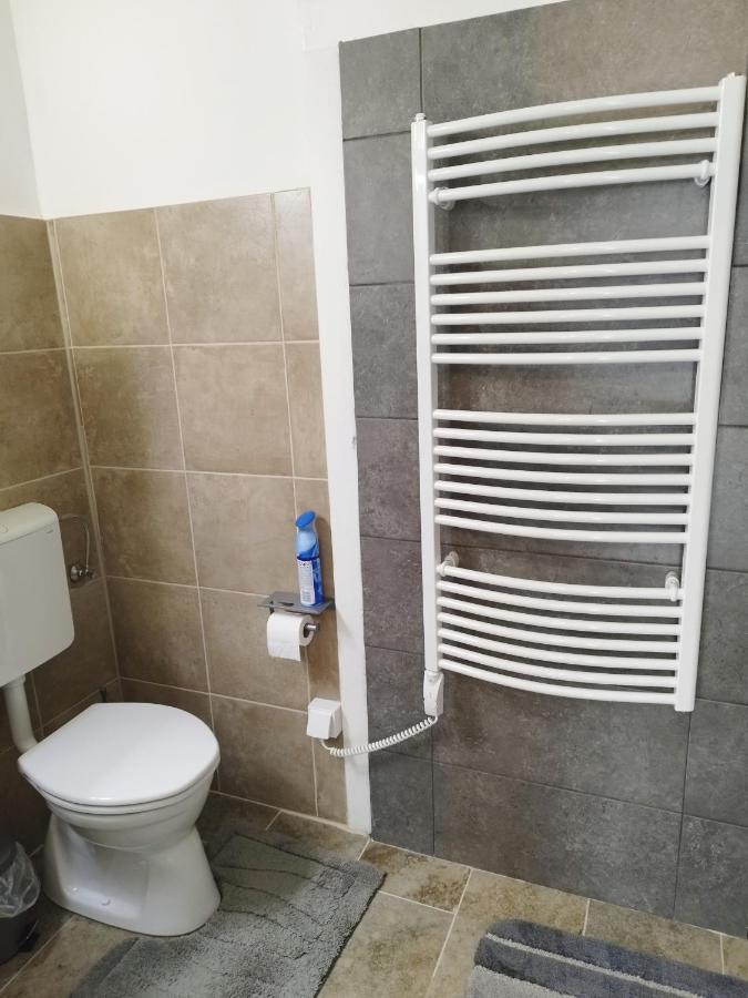 Holling Apartman Fertőboz Exteriör bild