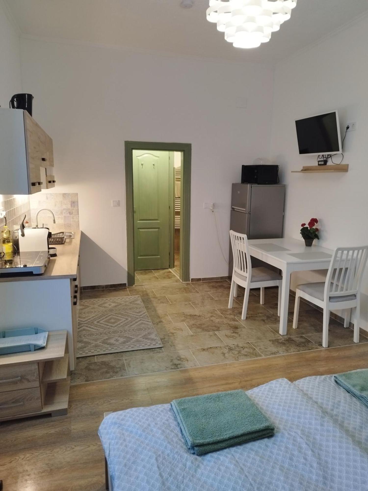 Holling Apartman Fertőboz Exteriör bild